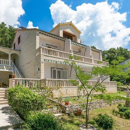 Apartments By The Sea Brela, Makarska - 18356 Buitenkant foto