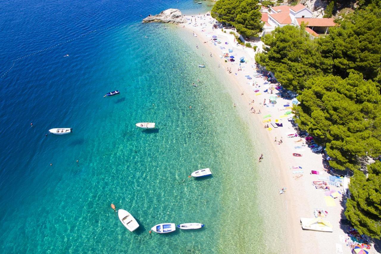 Apartments By The Sea Brela, Makarska - 18356 Buitenkant foto