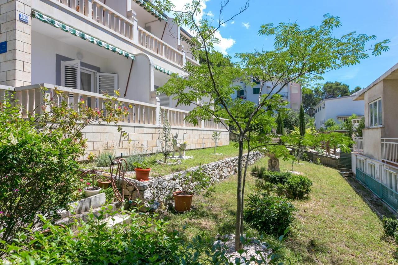 Apartments By The Sea Brela, Makarska - 18356 Buitenkant foto