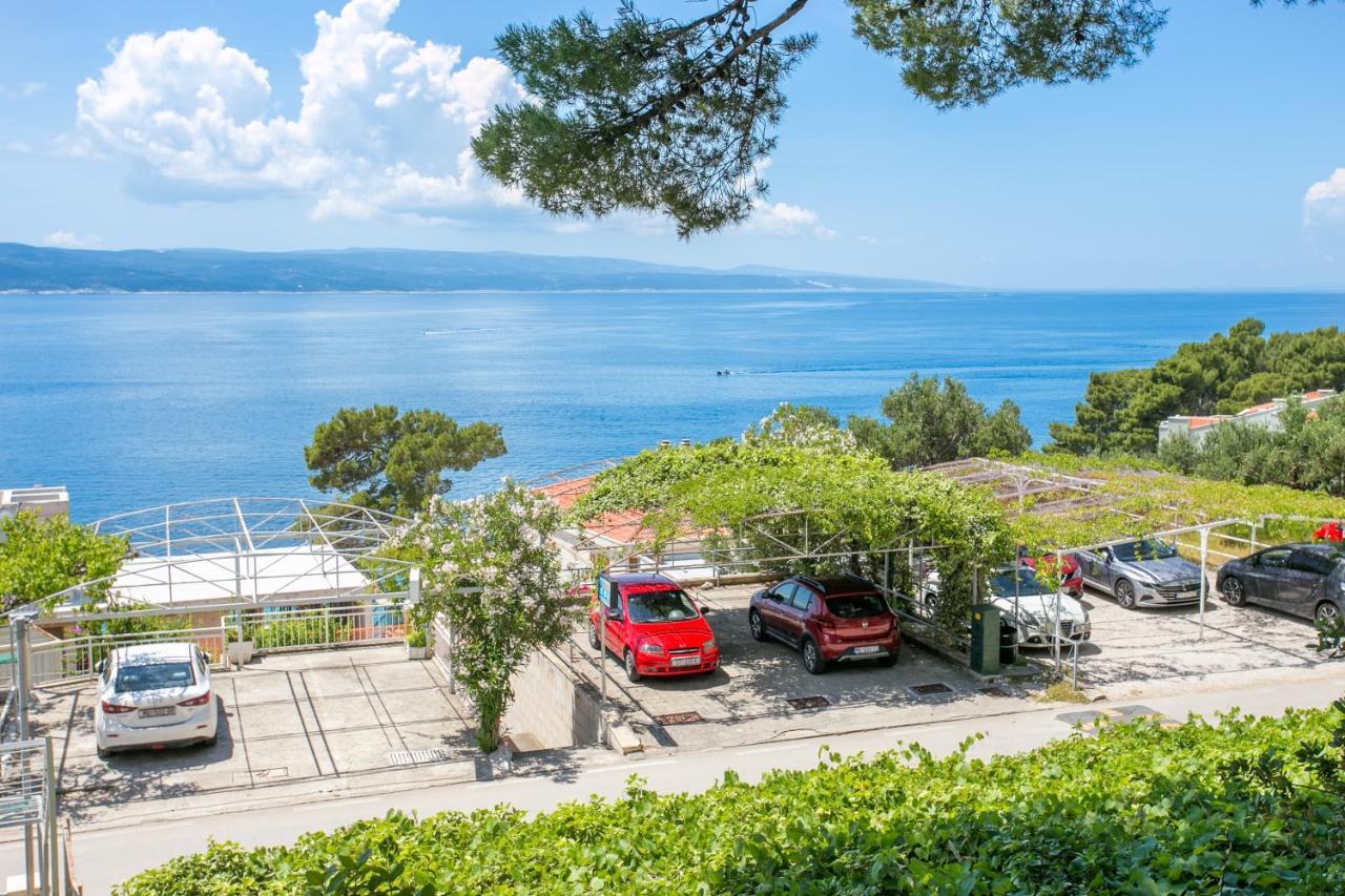 Apartments By The Sea Brela, Makarska - 18356 Buitenkant foto