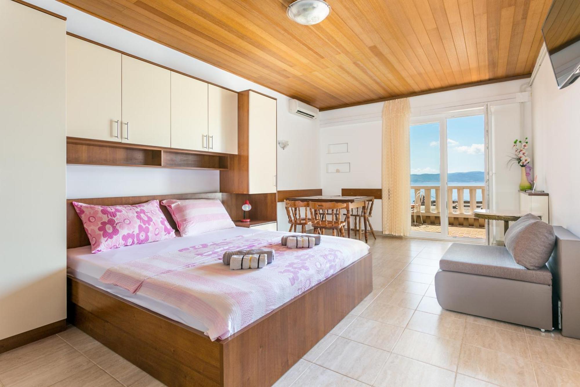 Apartments By The Sea Brela, Makarska - 18356 Buitenkant foto