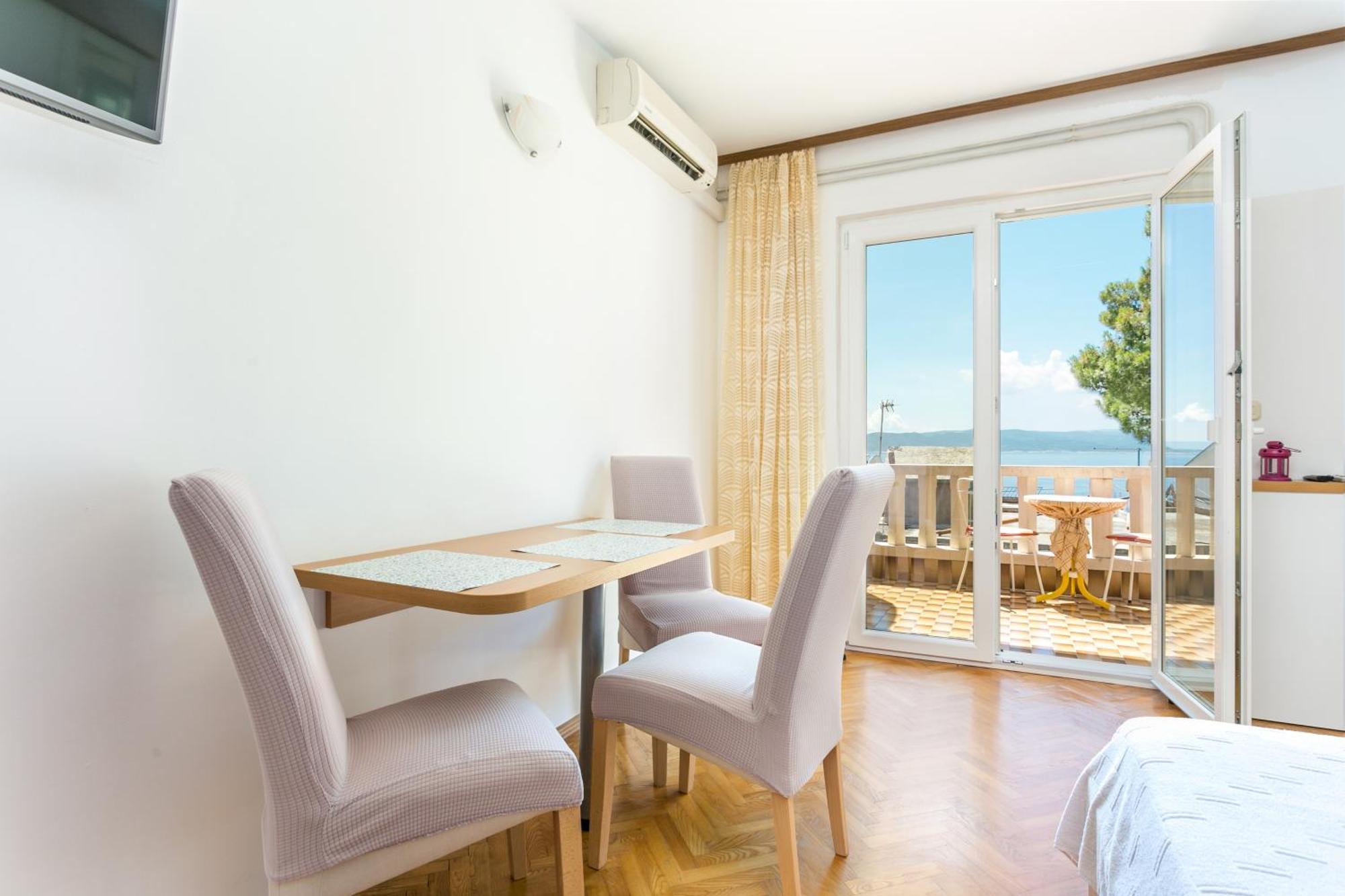Apartments By The Sea Brela, Makarska - 18356 Buitenkant foto