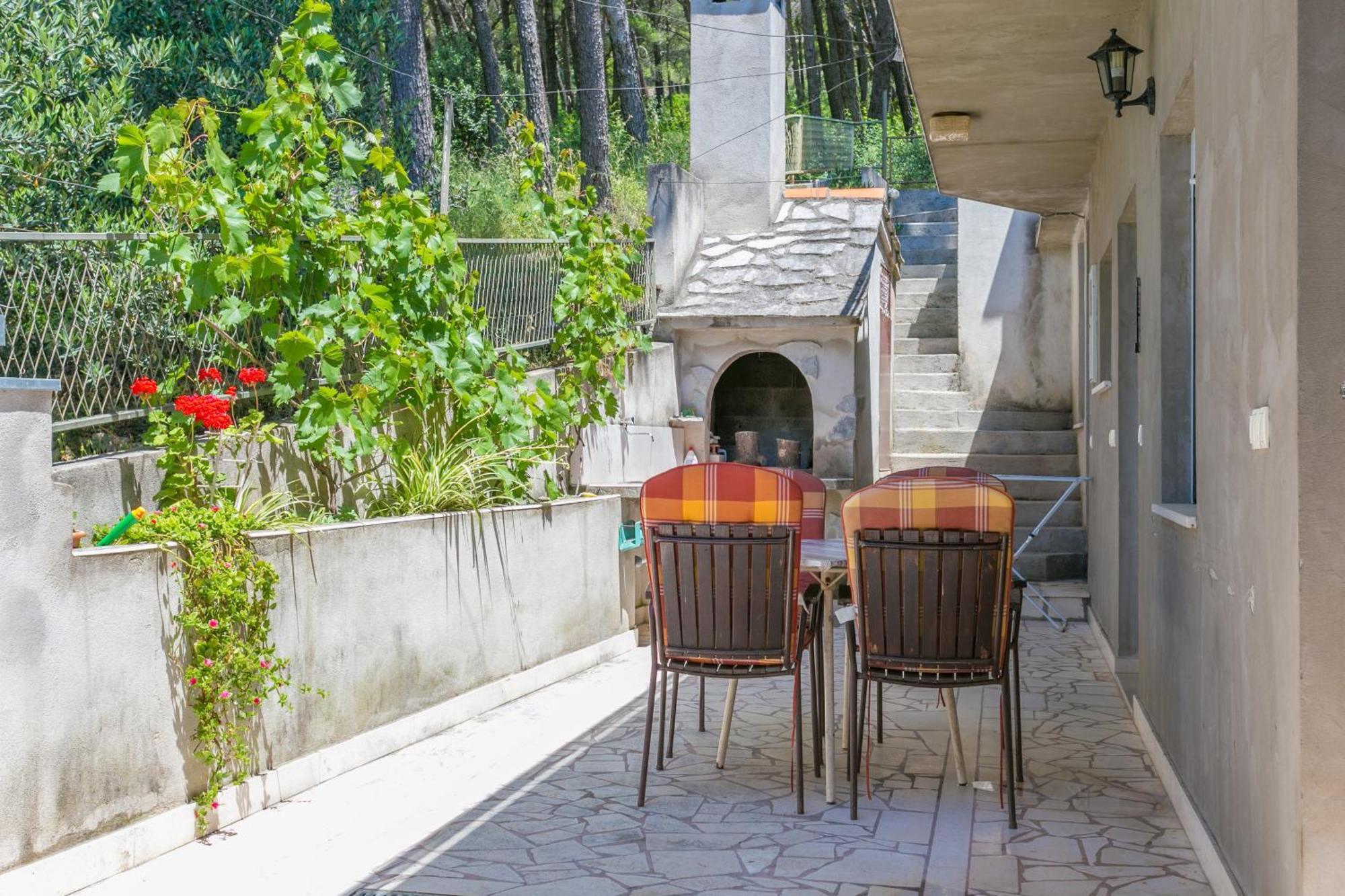 Apartments By The Sea Brela, Makarska - 18356 Buitenkant foto