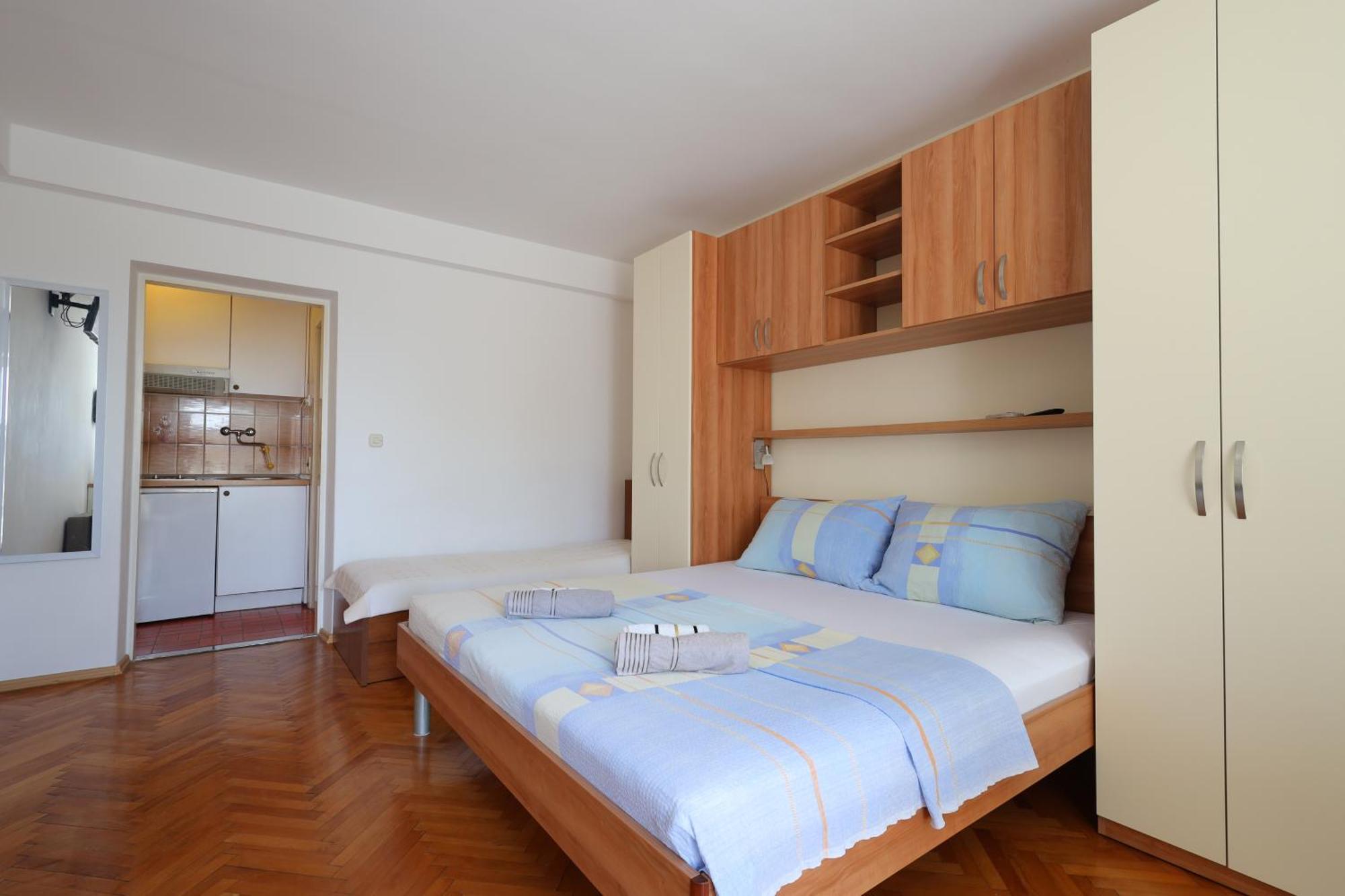 Apartments By The Sea Brela, Makarska - 18356 Kamer foto