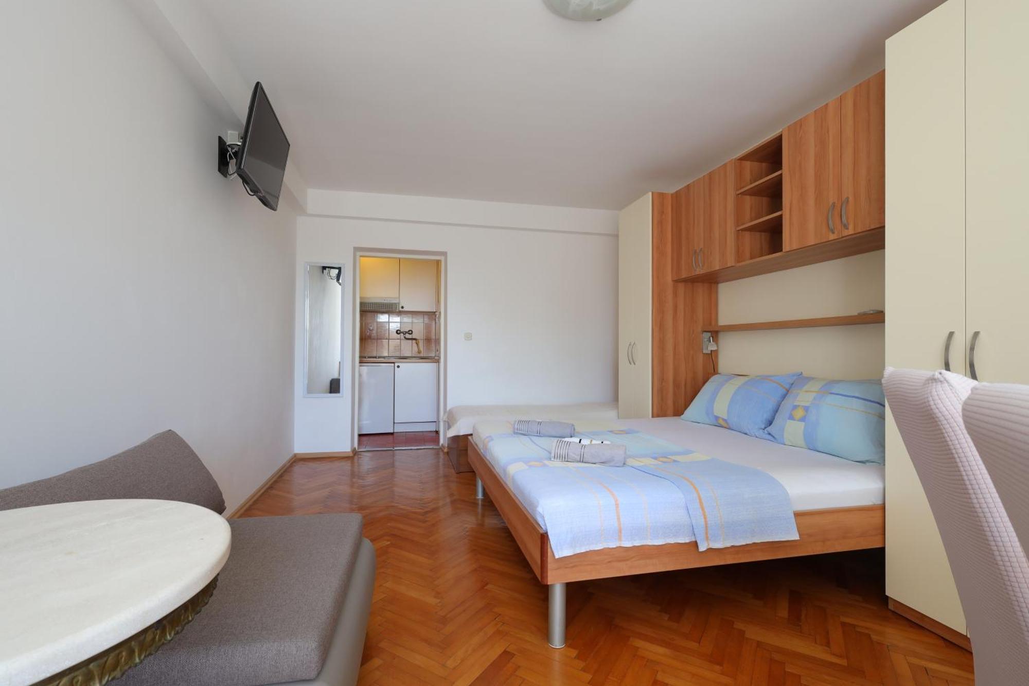 Apartments By The Sea Brela, Makarska - 18356 Kamer foto