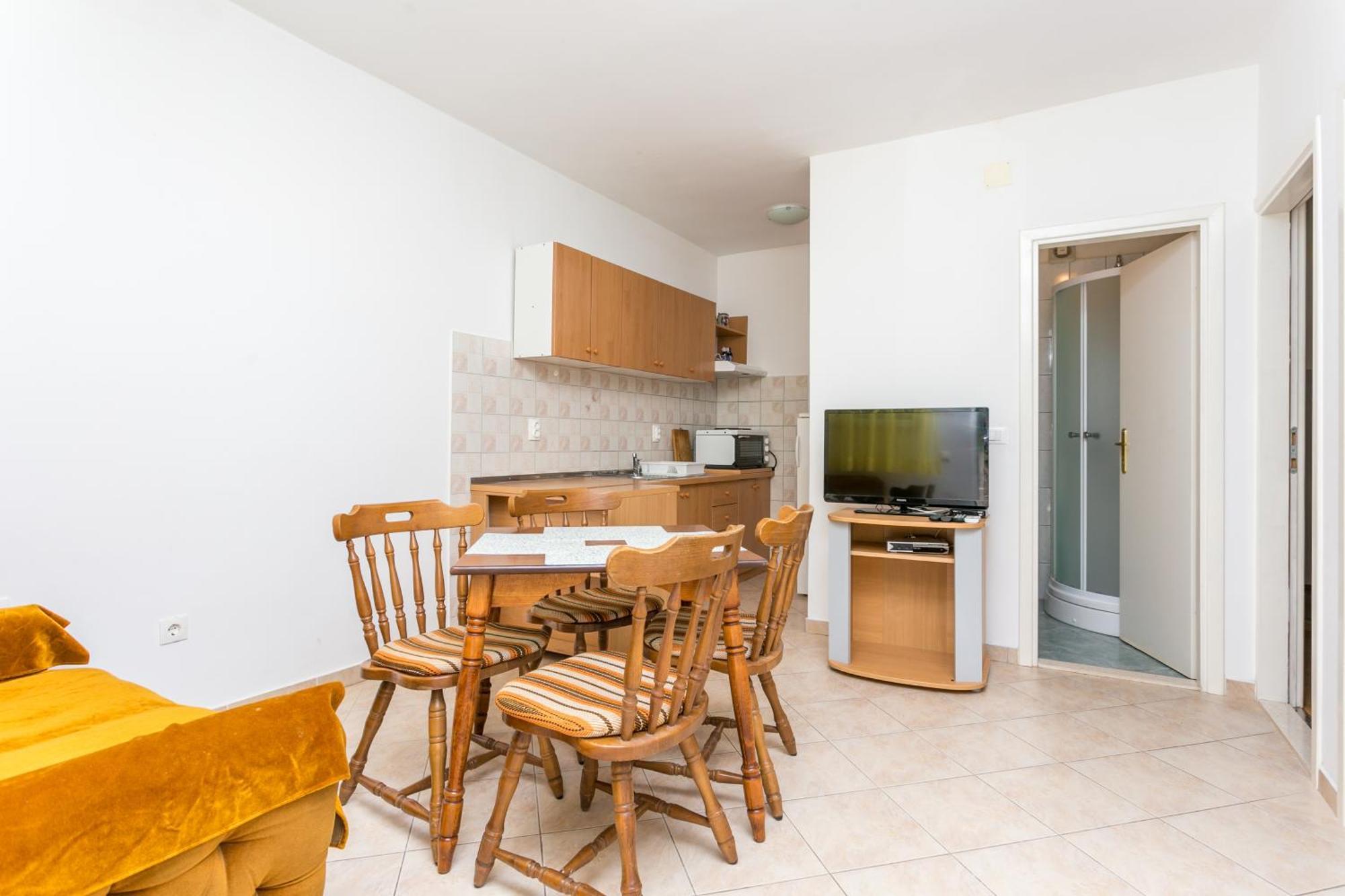 Apartments By The Sea Brela, Makarska - 18356 Kamer foto