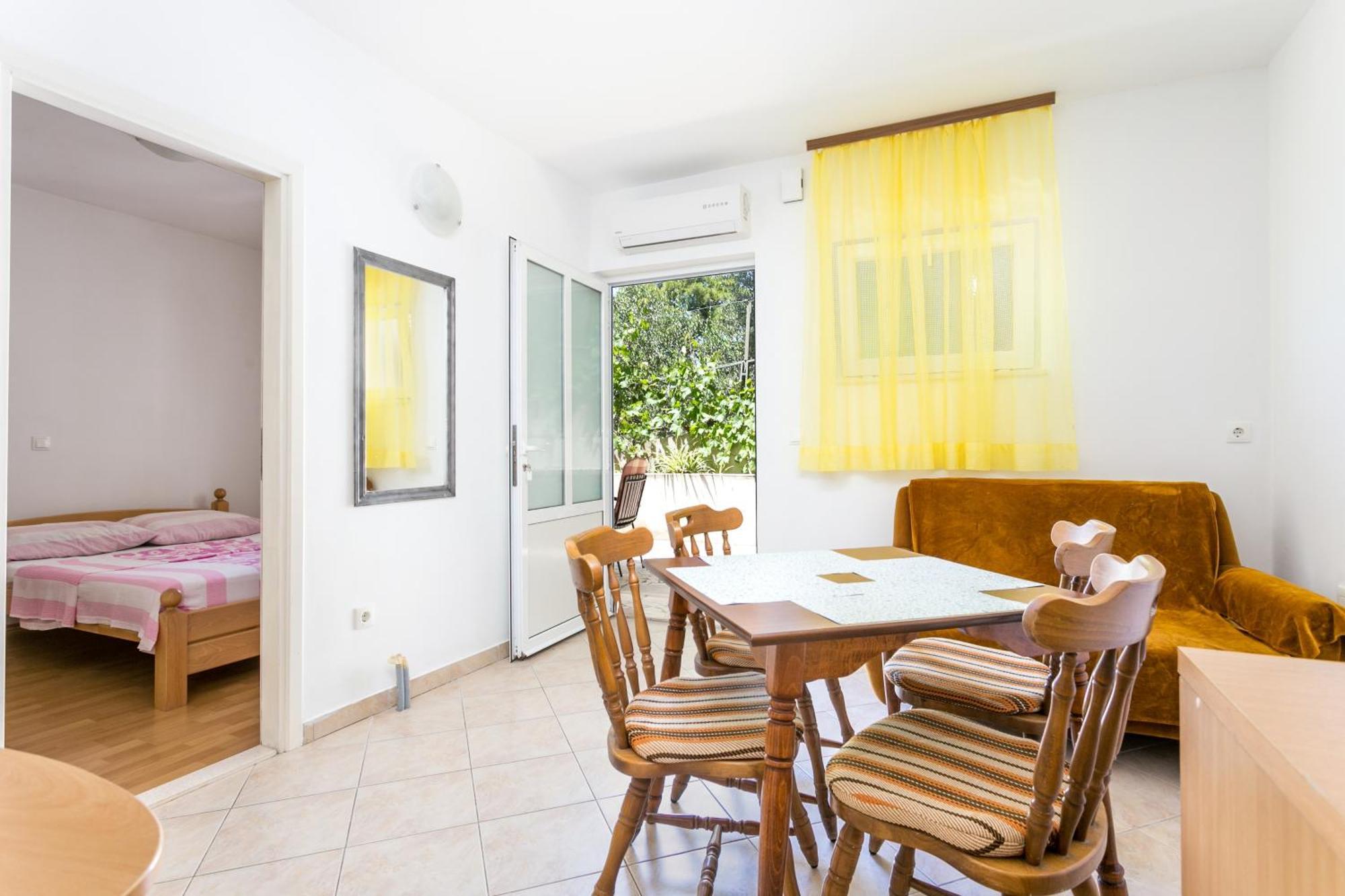 Apartments By The Sea Brela, Makarska - 18356 Kamer foto