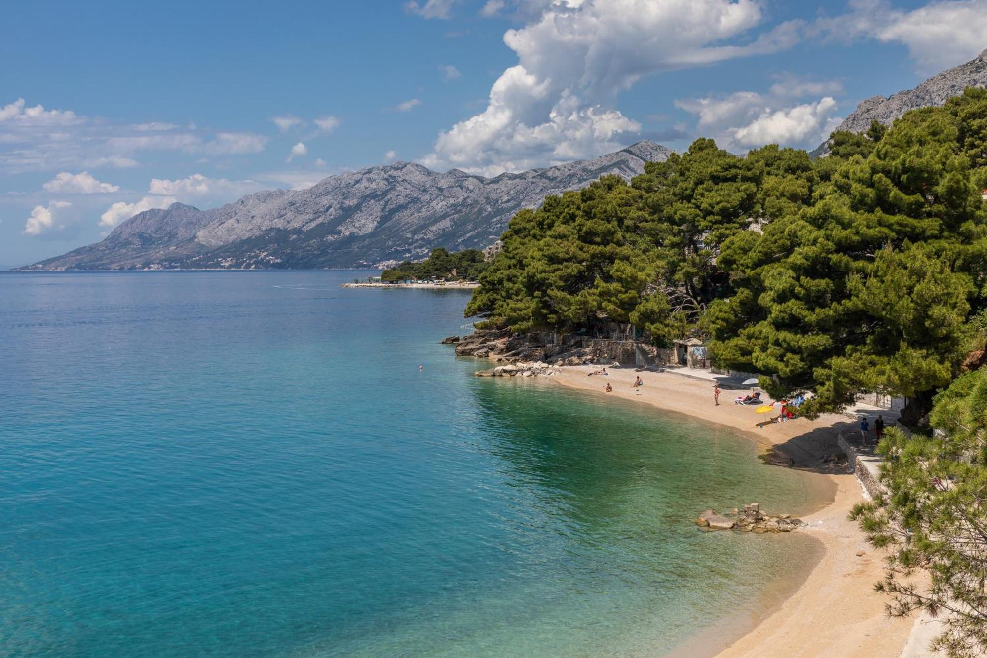 Apartments By The Sea Brela, Makarska - 18356 Buitenkant foto