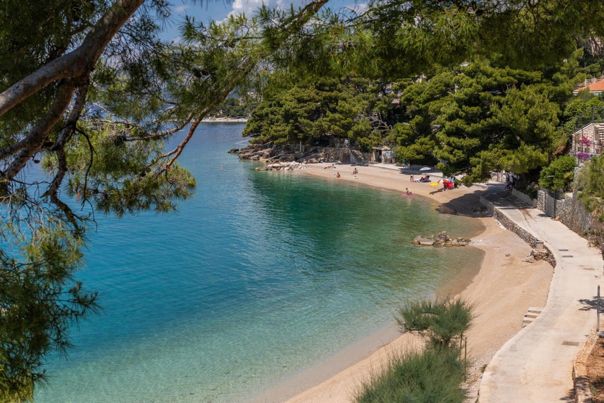 Apartments By The Sea Brela, Makarska - 18356 Buitenkant foto